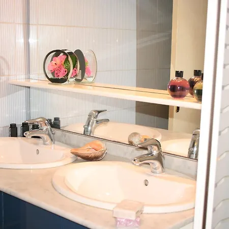 Le Chantilly 5 Apartman *